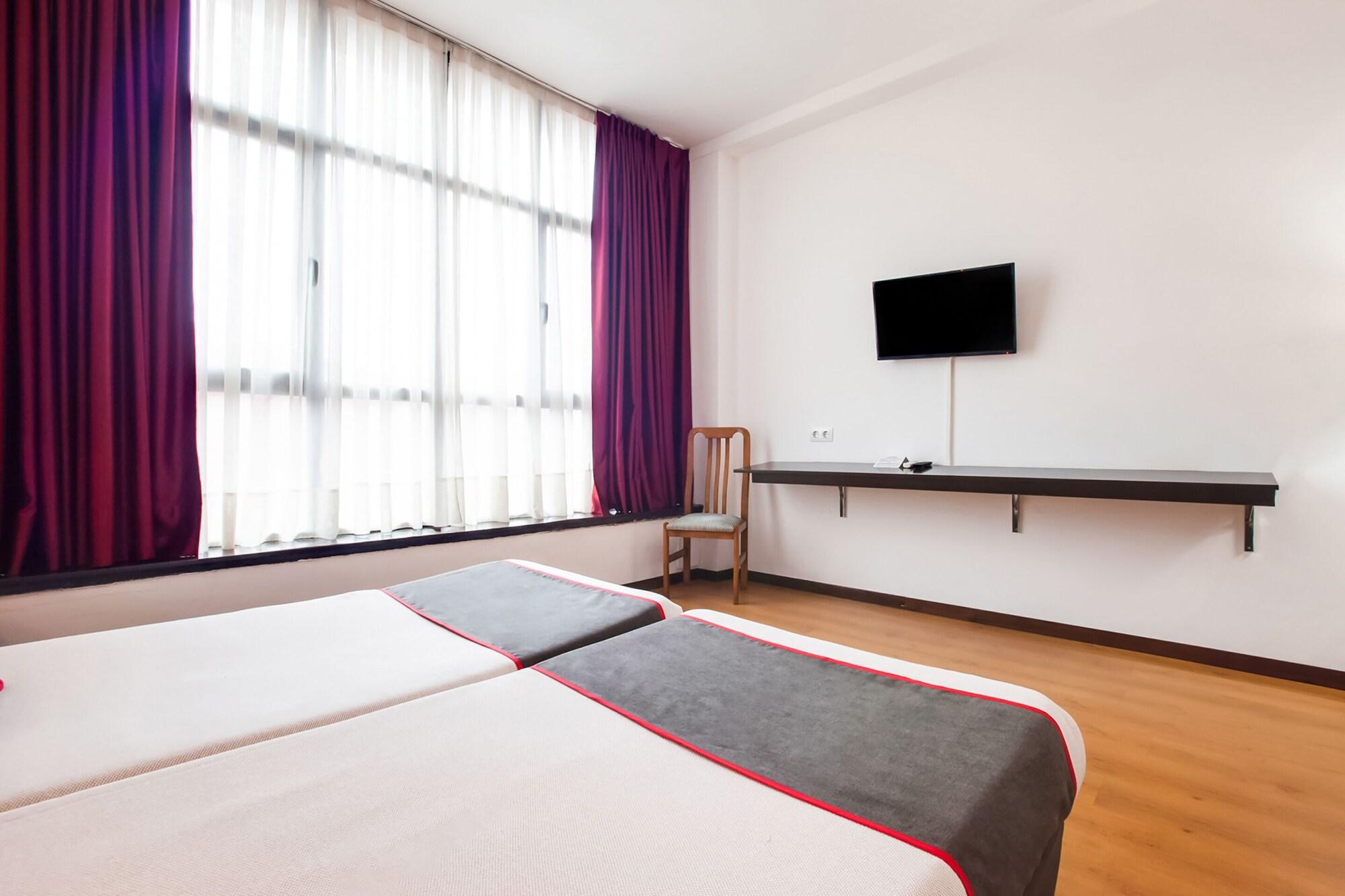 Oyo Hotel Parque Empresarial アビレス エクステリア 写真